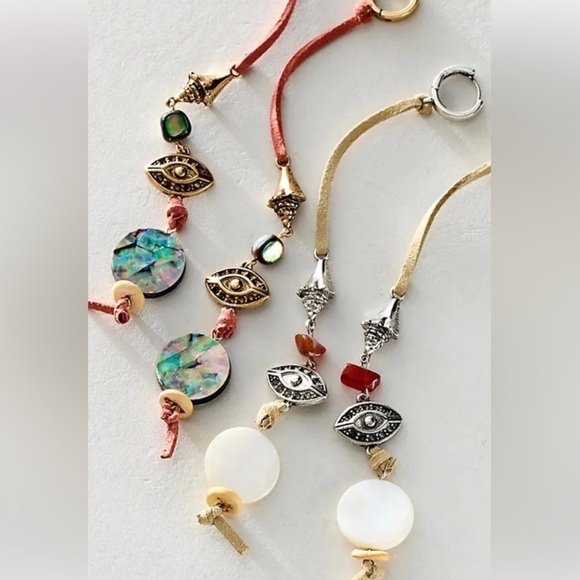 NWT Free People Treasure Dangles in Mother of Pearl - Picture 2 of 5